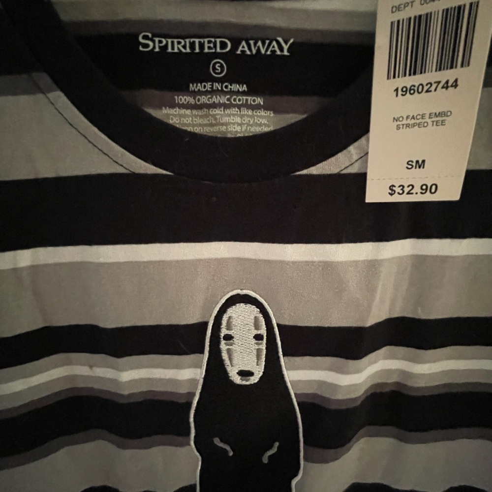 Unisex Studio Ghibli “No Face” embroidered patch shirt - Picture 3 of 5